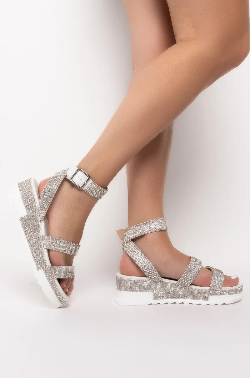 AZALEA WANG LET YOU KNOW YOU'RE MINE FLATFORM SANDAL IN WHITE