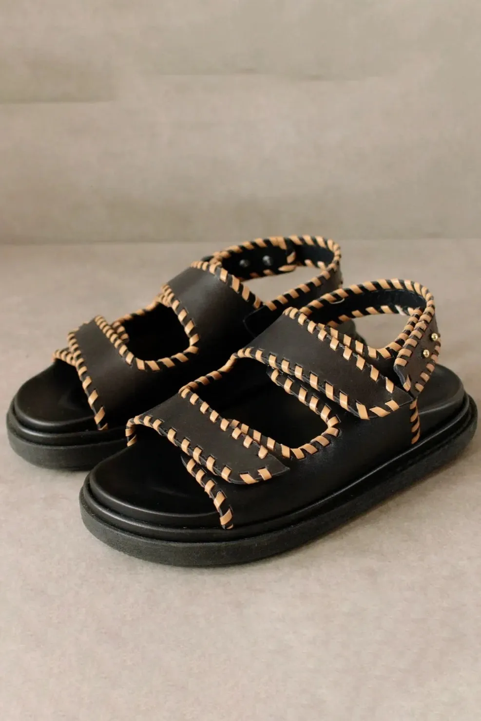 Barrel Black Tan Sandals