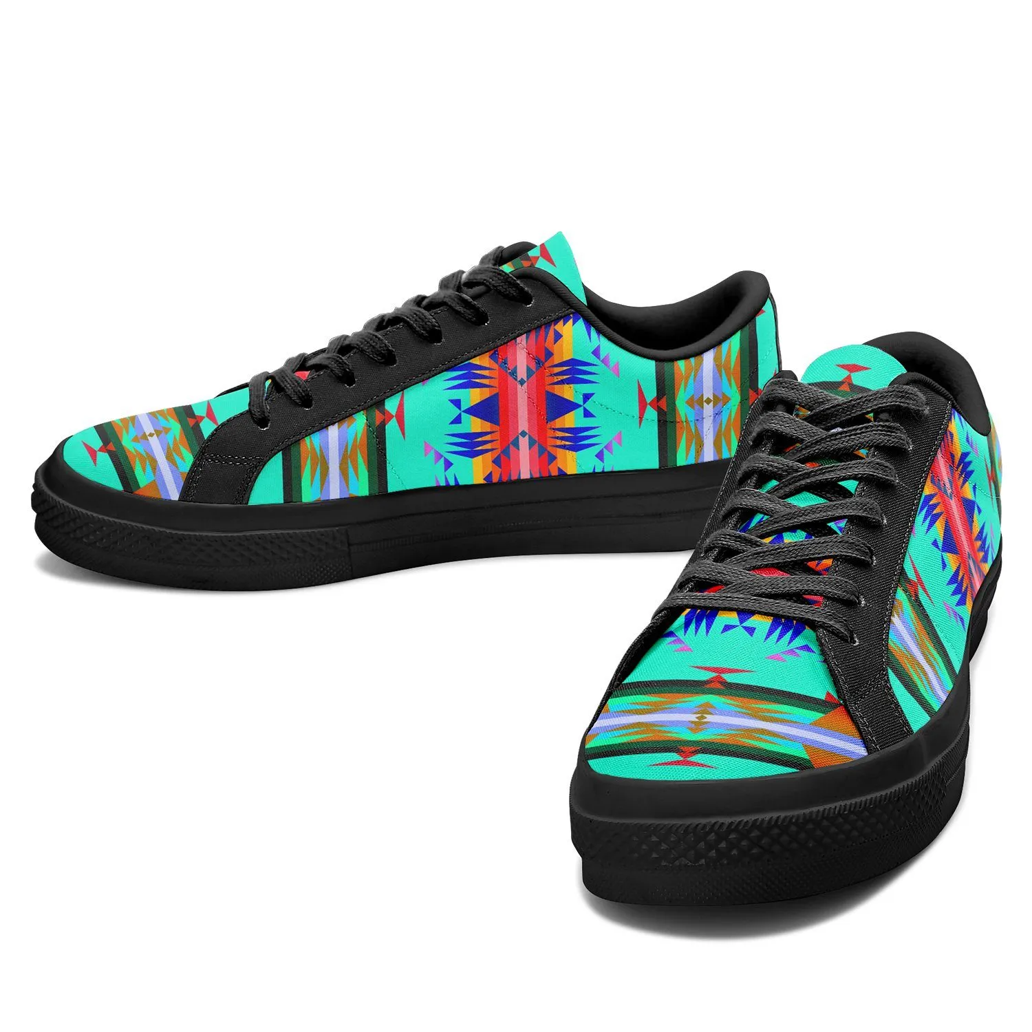 Between the Mountains Spring Aapisi Low Top Canvas Shoes Black Sole