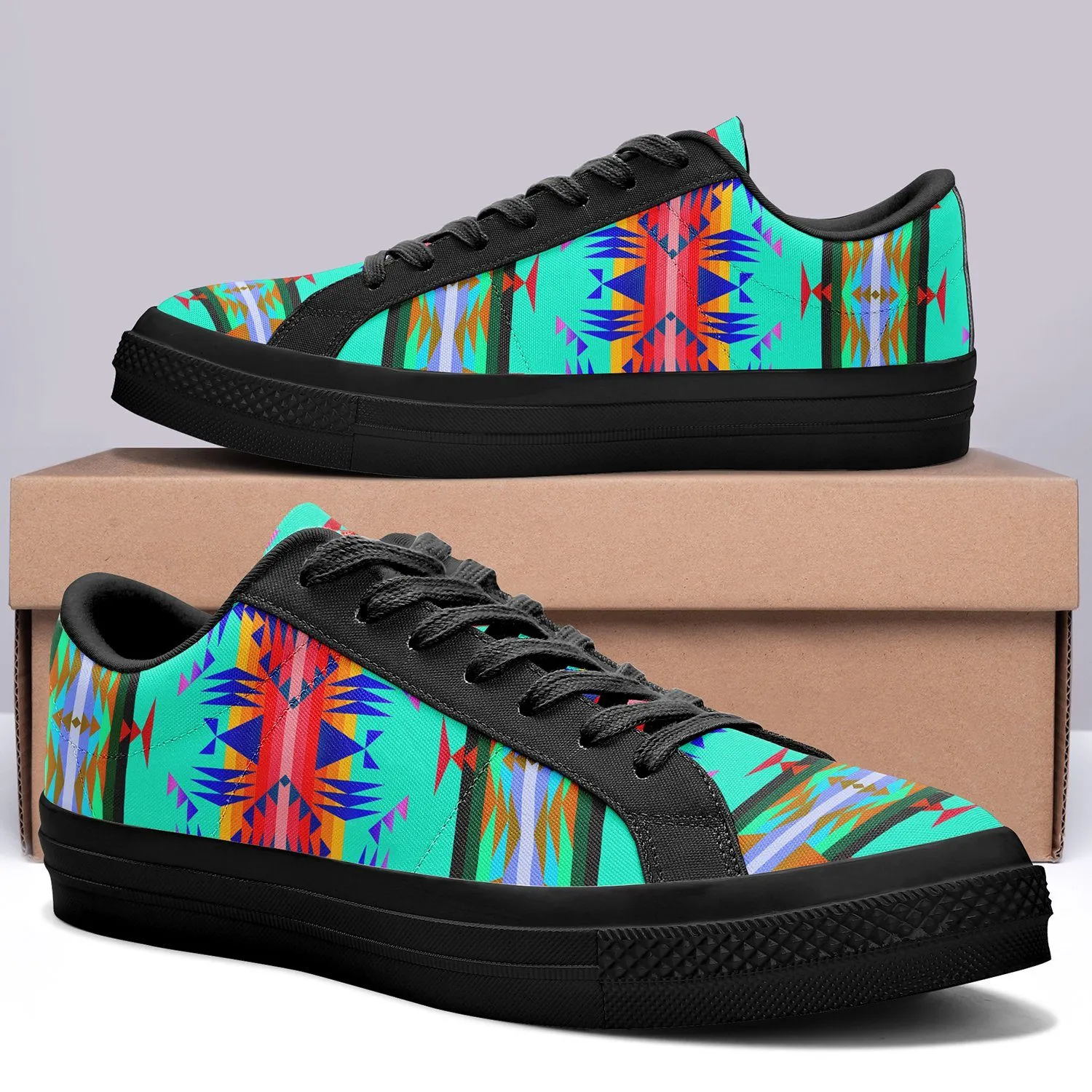 Between the Mountains Spring Aapisi Low Top Canvas Shoes Black Sole