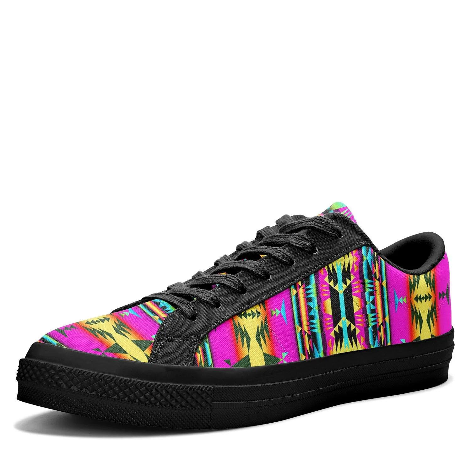 Between the Sunset Mountains Aapisi Low Top Canvas Shoes Black Sole