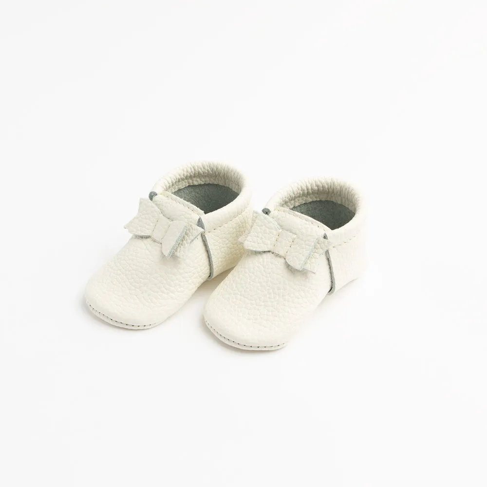 Freshly Picked First Pair Soft Sole Bow Moccasins - Blanc