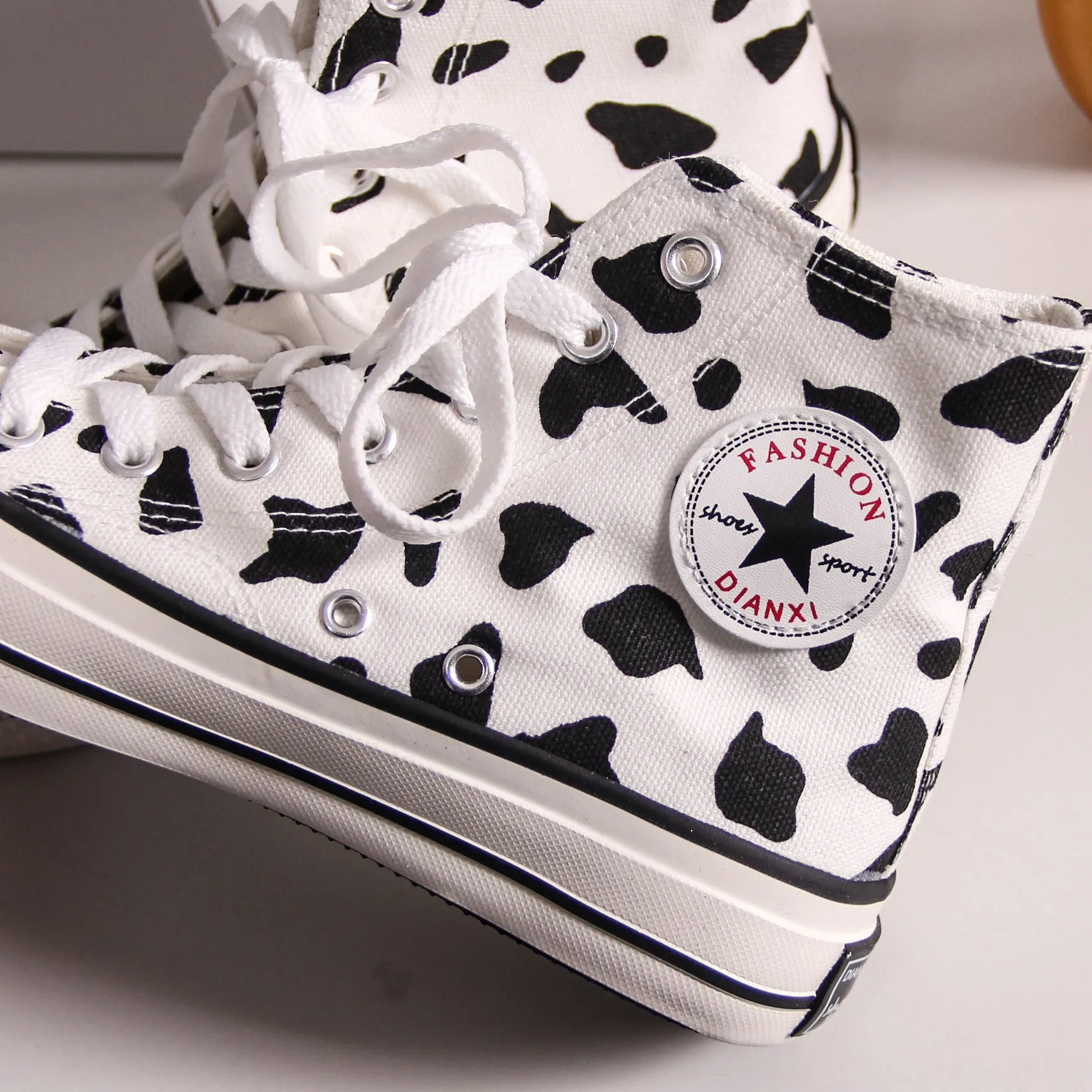 Milk Spots Hand-painted Canvas Shoes AD11704