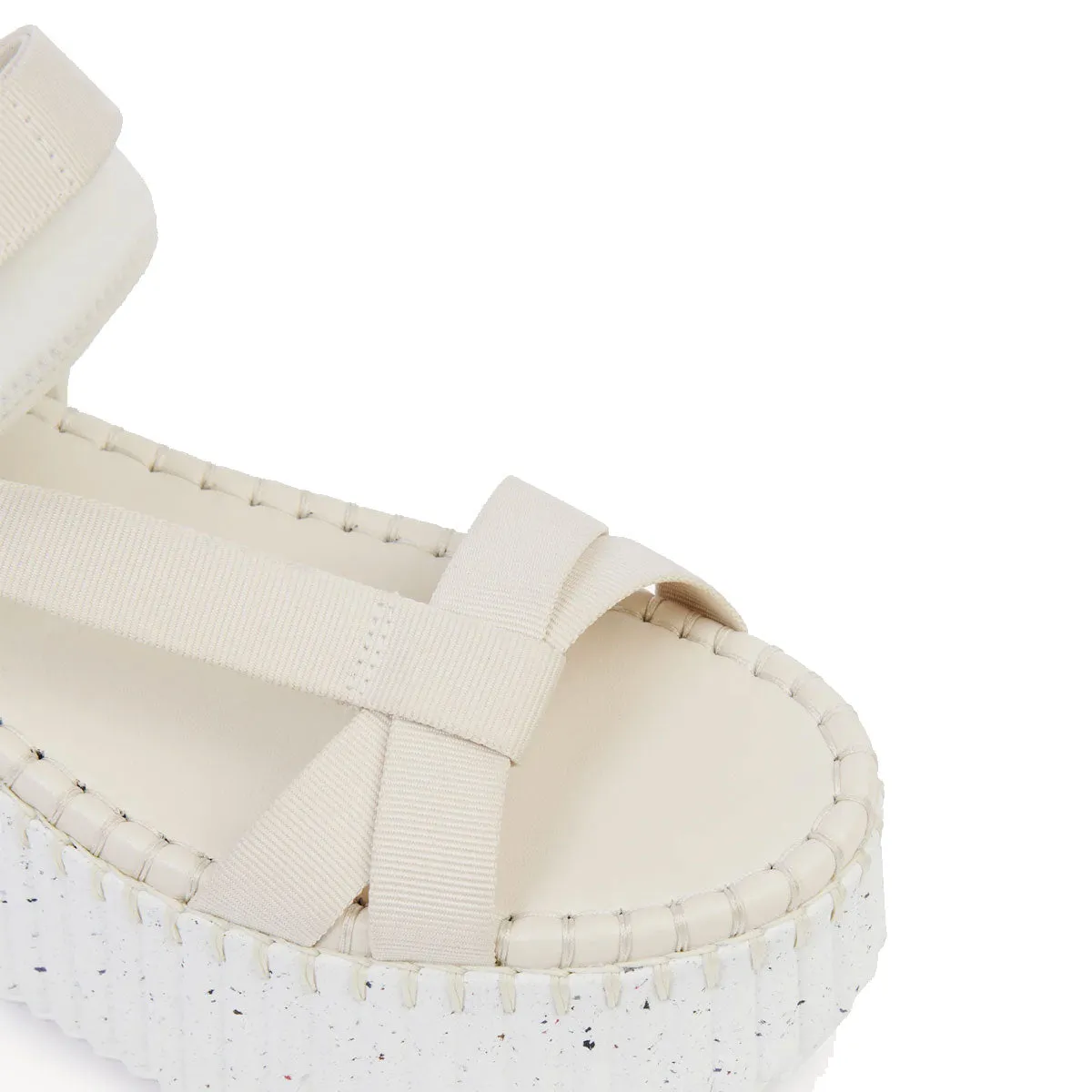 Nama Flatform Sandal, Pearly