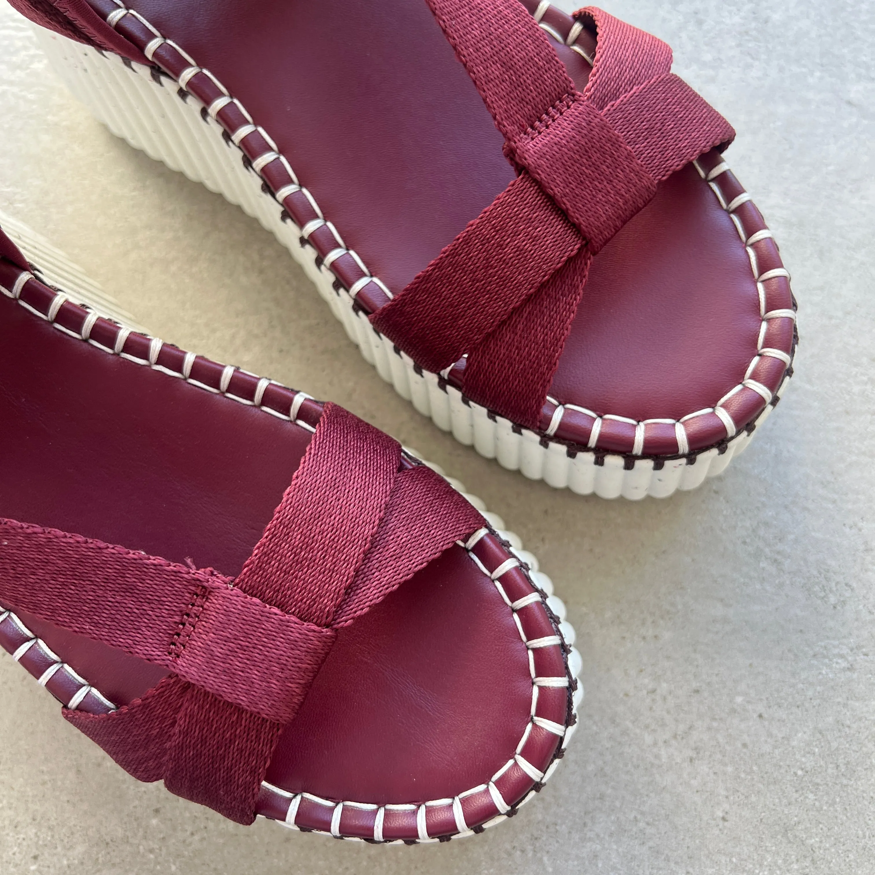 Nama Flatform Sandal, Ruby