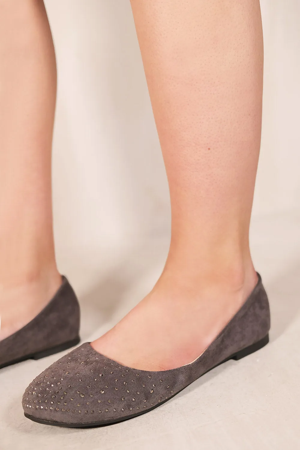 NETHA FLATFORM CLOSED TOE SHOES PUMPS WITH DIAMANTE DETAIL IN GREY SUEDE