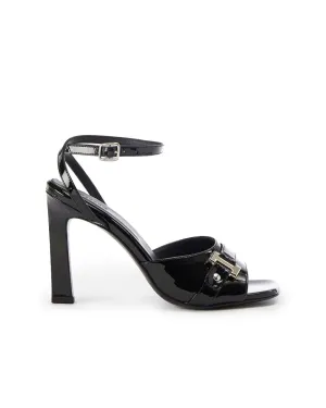 Patent leather sandals with logo