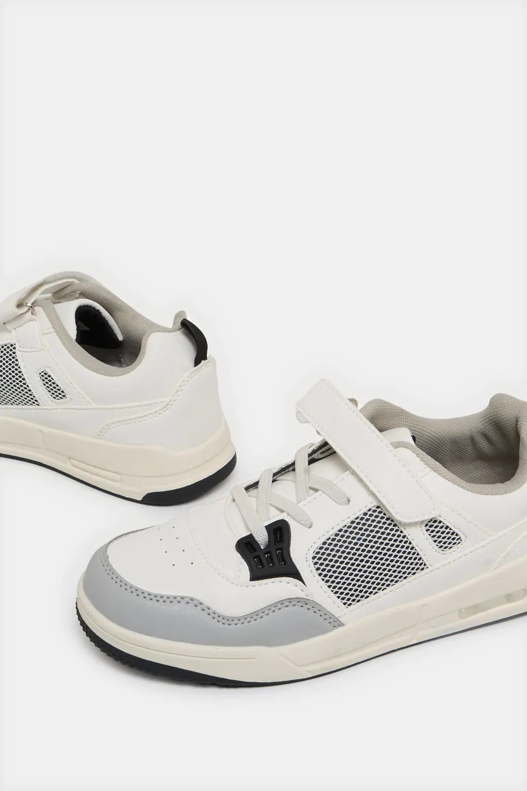 Senior Boys White Skate Shoes