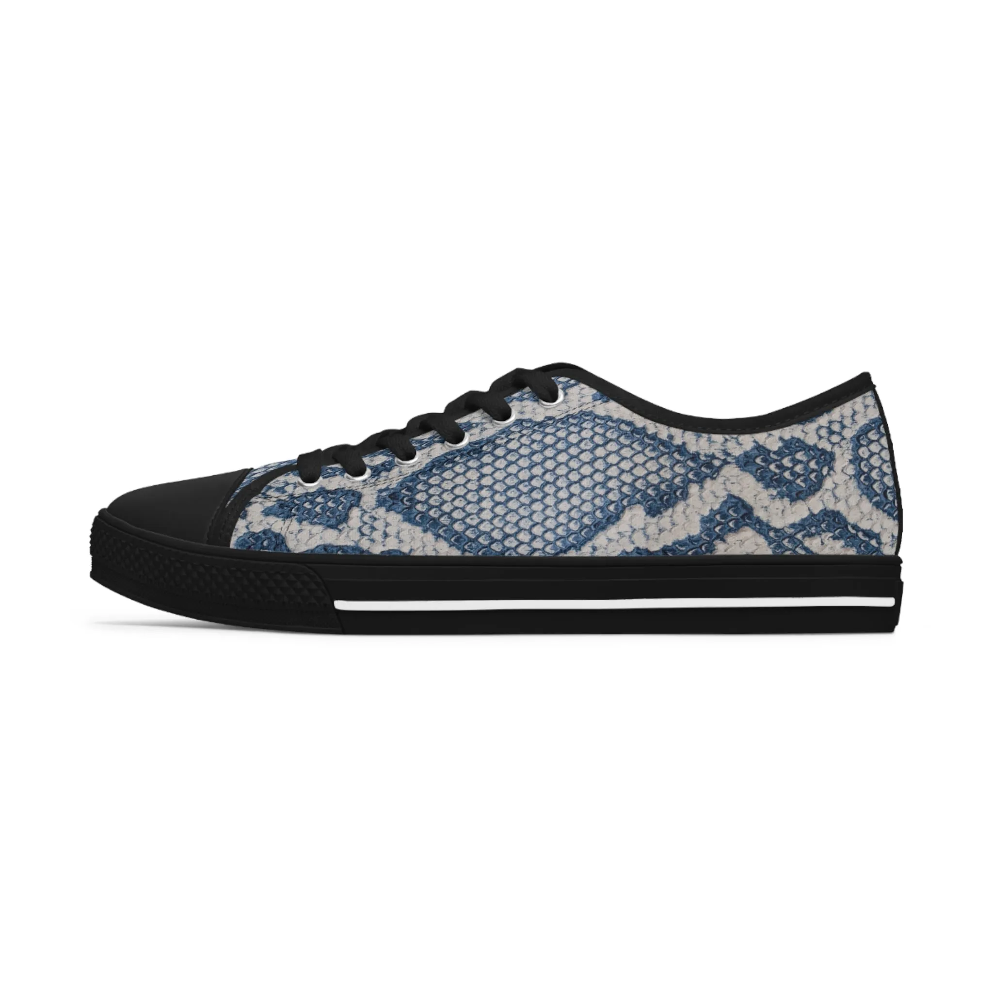 Sneakers Women's Low Top reptile by Mariu del Campo.