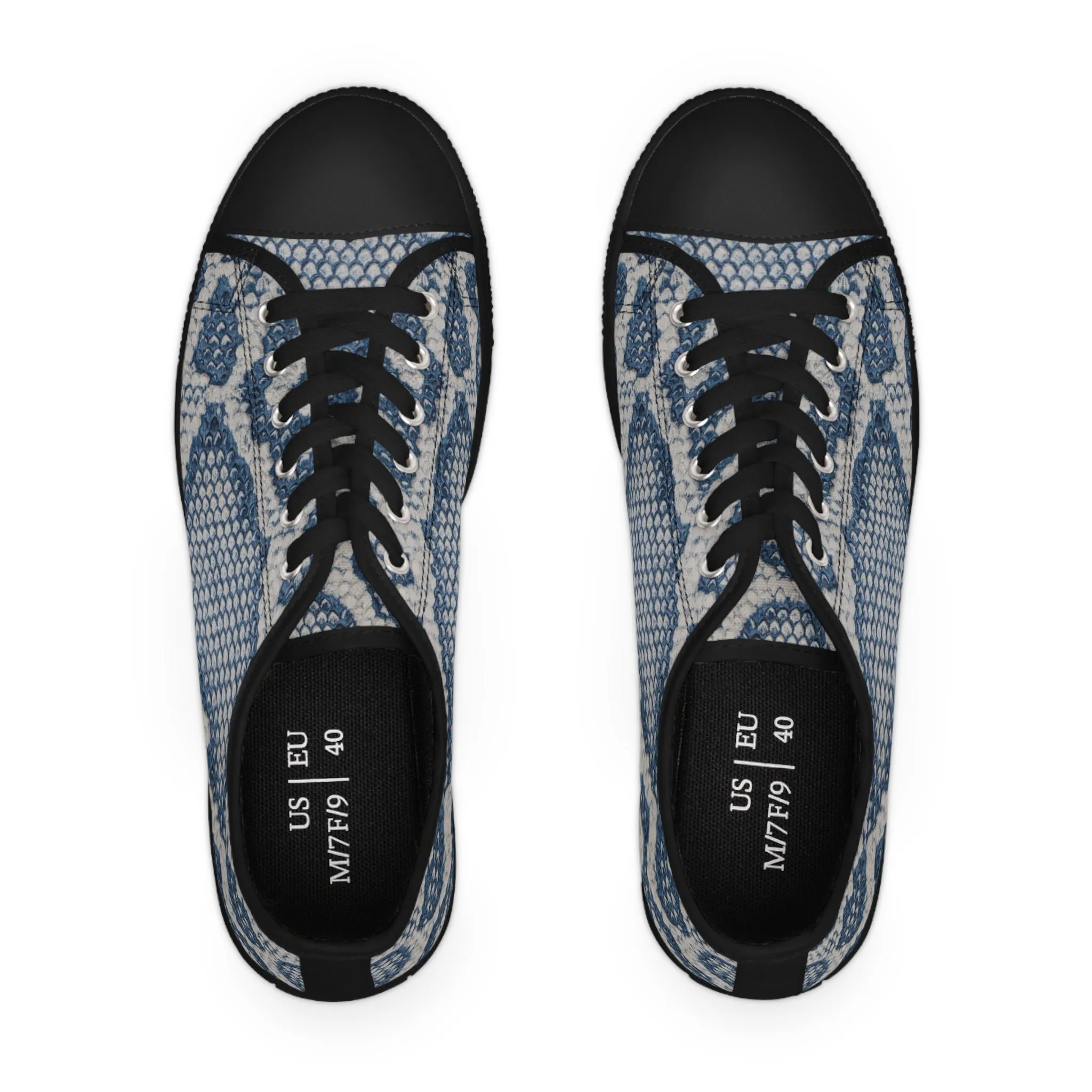 Sneakers Women's Low Top reptile by Mariu del Campo.