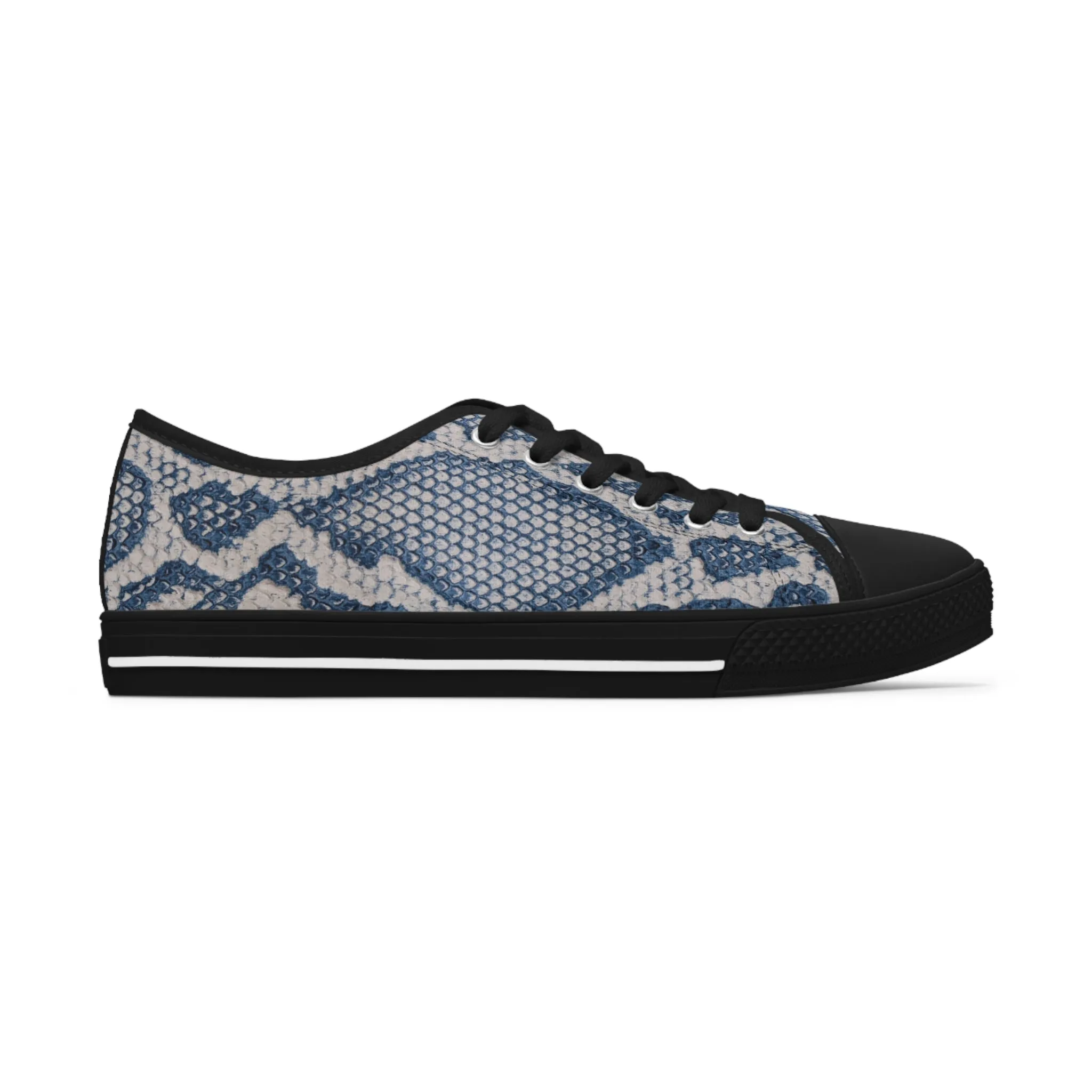 Sneakers Women's Low Top reptile by Mariu del Campo.