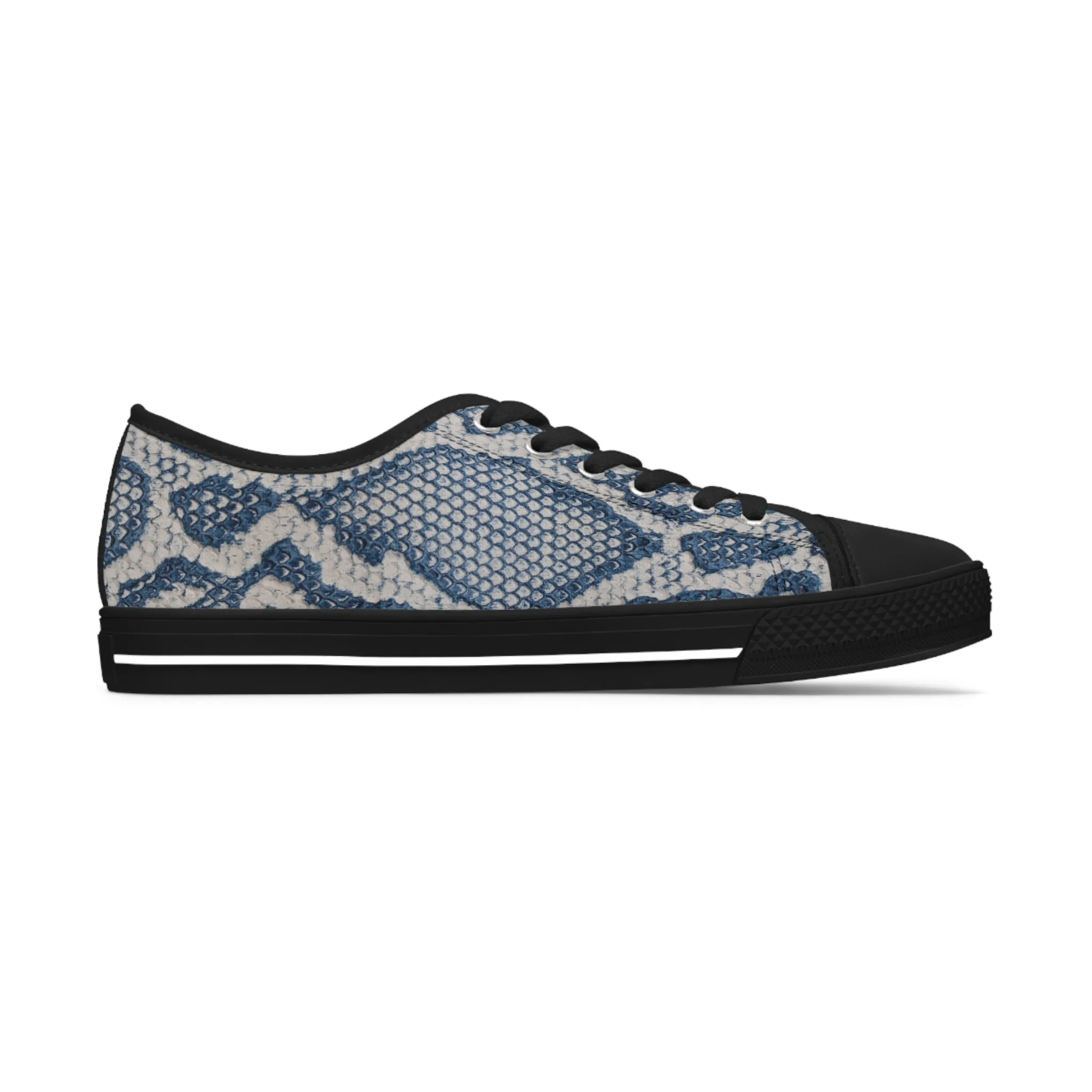 Sneakers Women's Low Top reptile by Mariu del Campo.