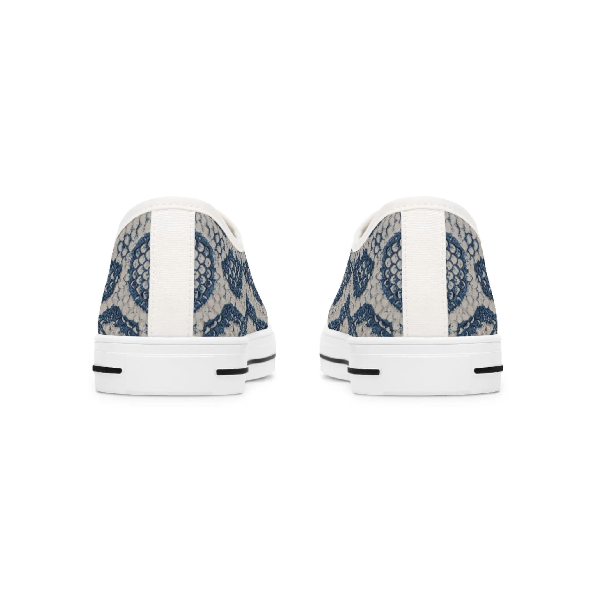 Sneakers Women's Low Top reptile by Mariu del Campo.