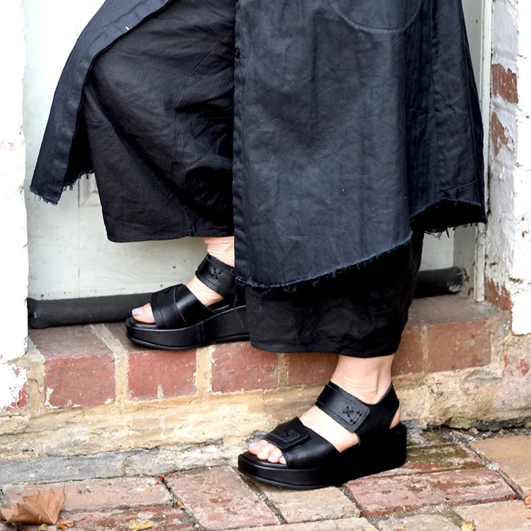 The Solaris Sandal - Black