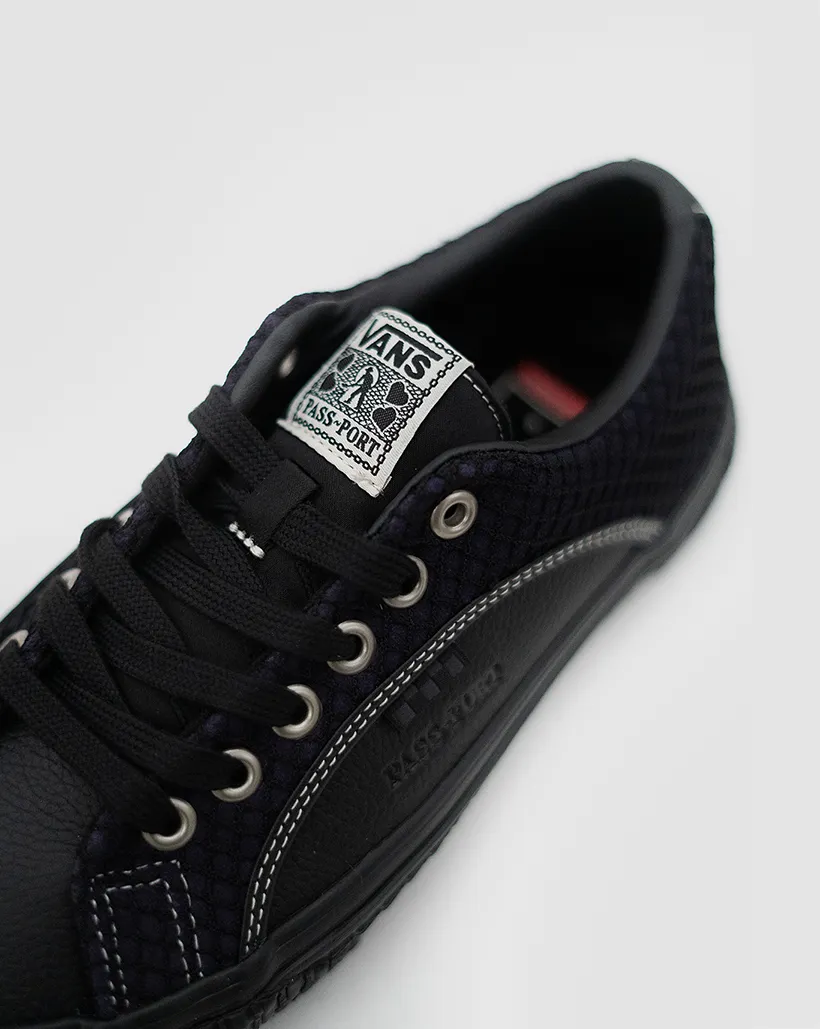 Vans x Pass-Port Skate Lampin Shoe - Black/Purple