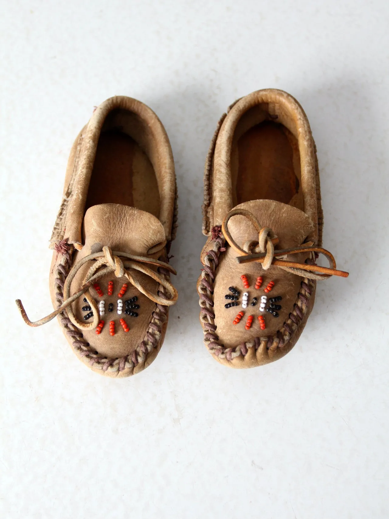 vintage kid's Minnetonka Moccasins with box