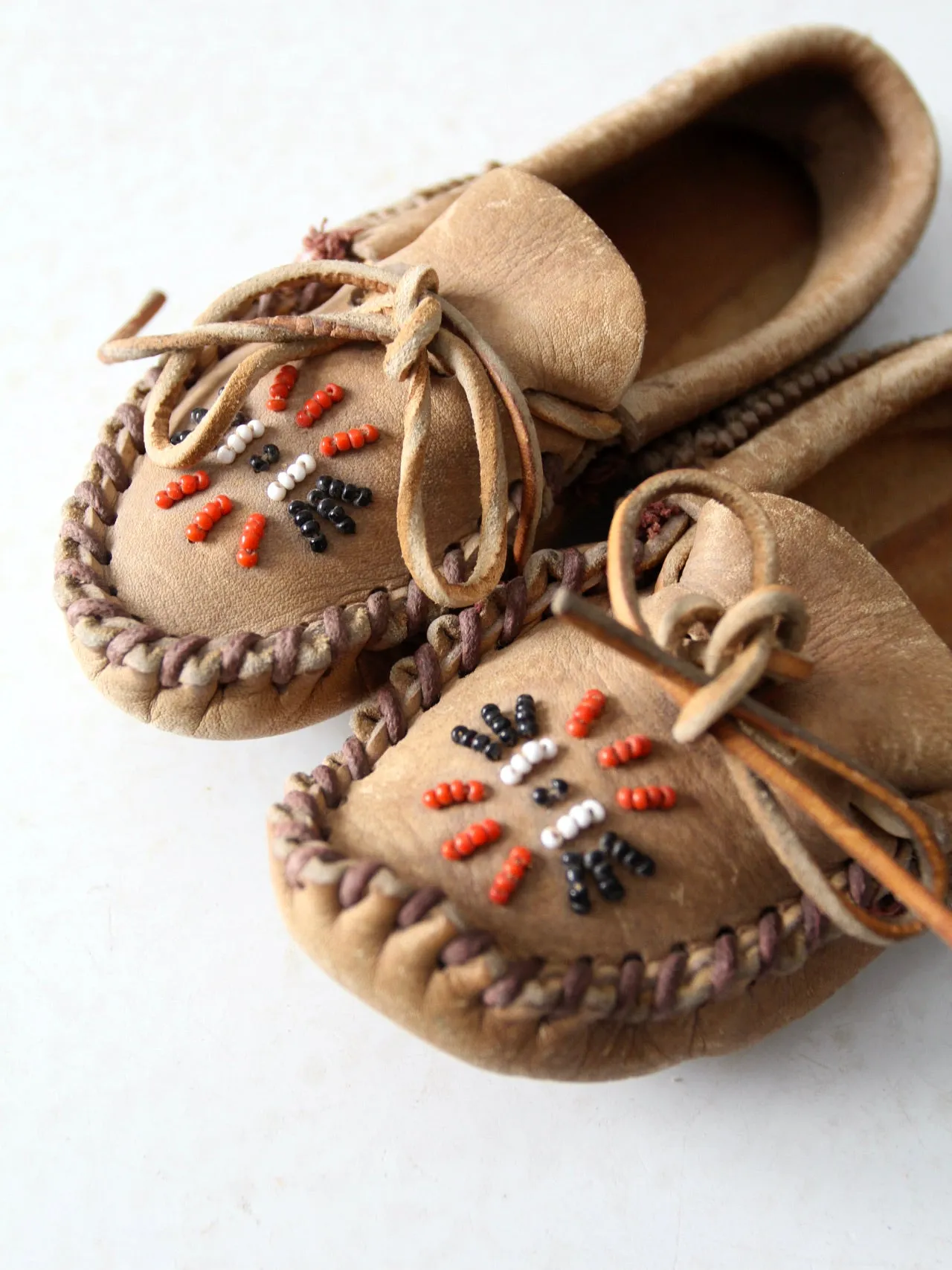 vintage kid's Minnetonka Moccasins with box