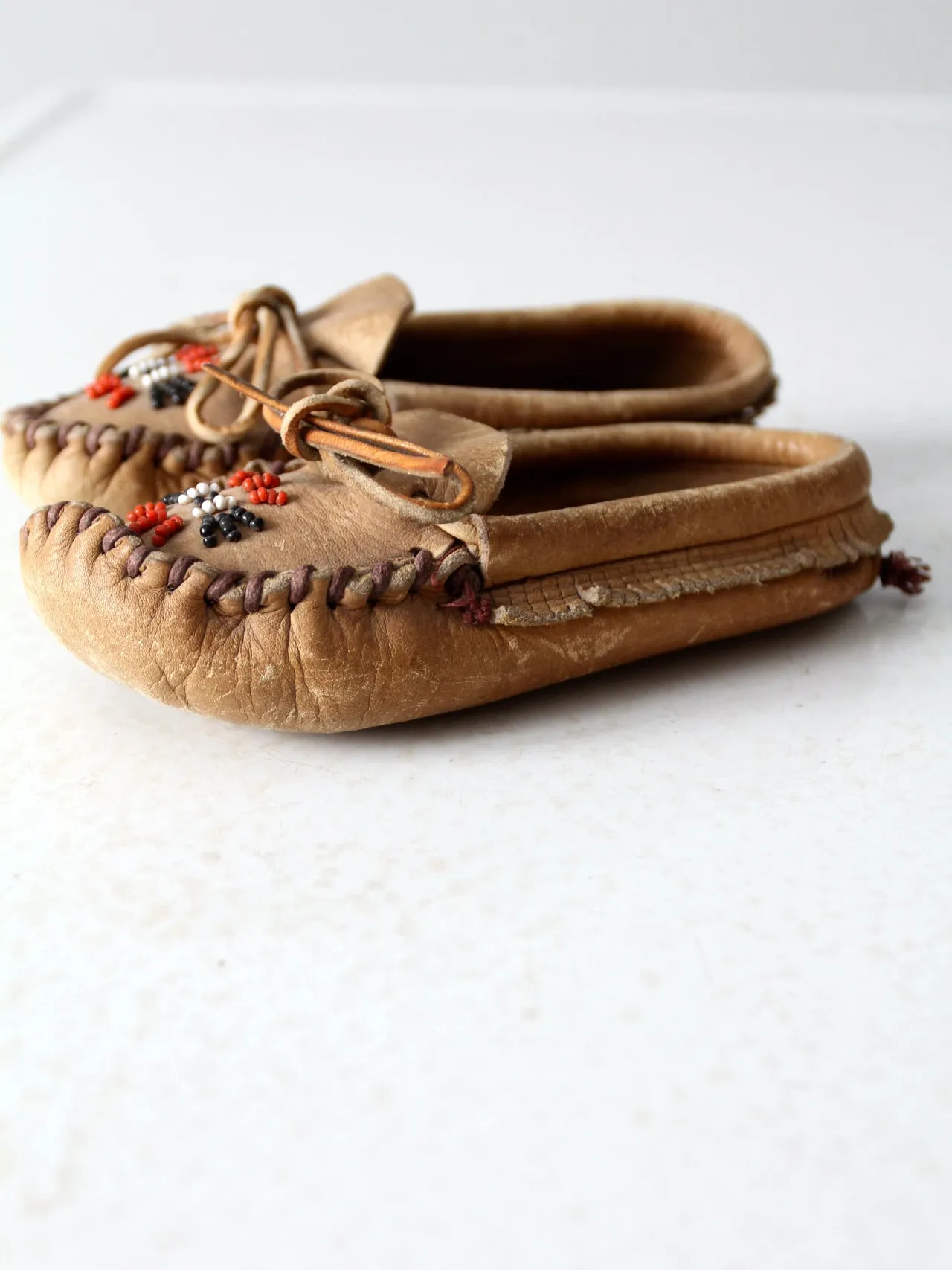 vintage kid's Minnetonka Moccasins with box