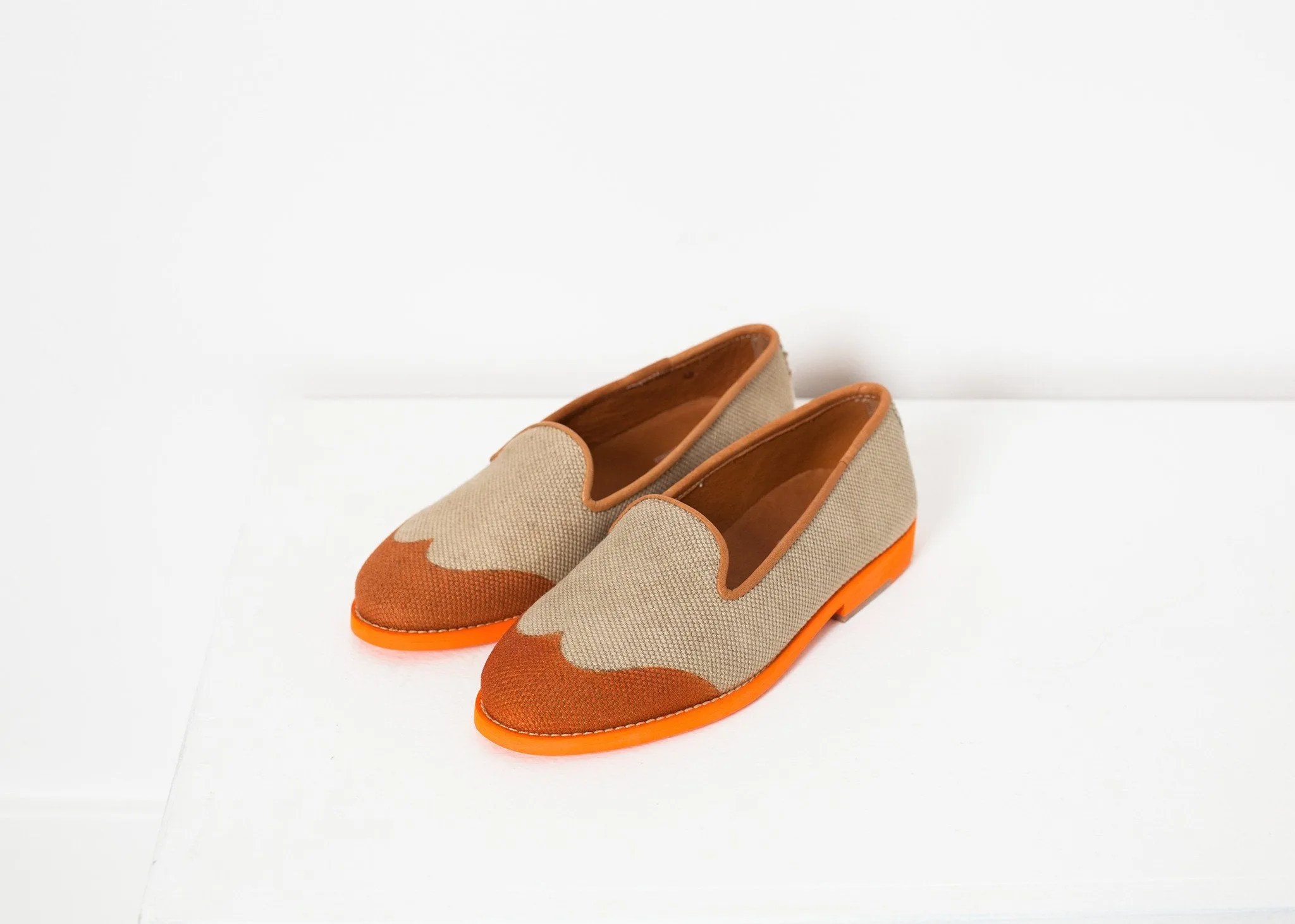 Wingtip Loafer in Orange